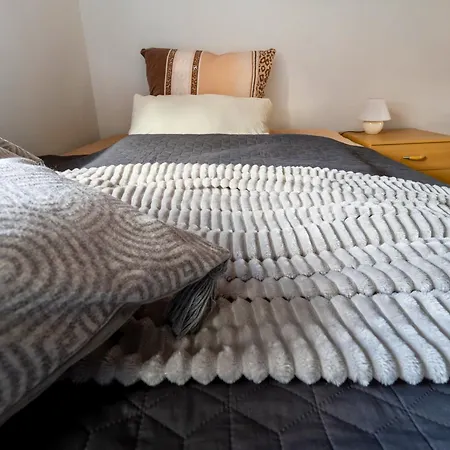 Eifelruhe 3 In - Ideal Fuer Familien Und Paare Mit Hund - Voll Ausgestattete Kueche Und Zwei Schlafzimmer * Hellenthal